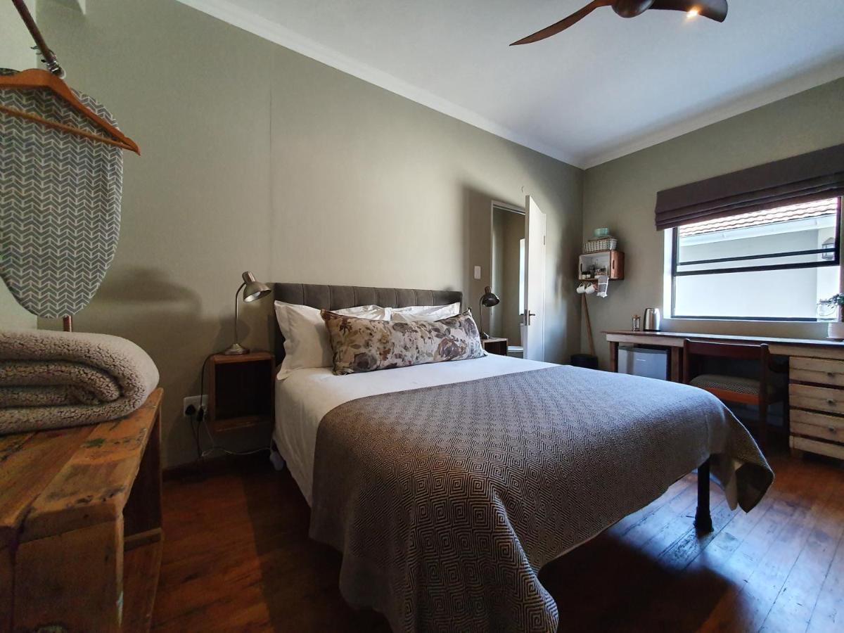 Avo&Oak Guesthouse จอร์จ ภายนอก รูปภาพ