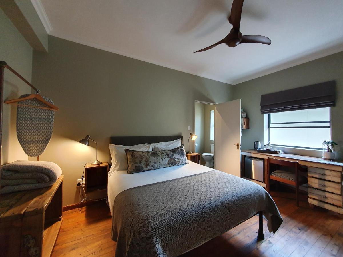 Avo&Oak Guesthouse จอร์จ ภายนอก รูปภาพ