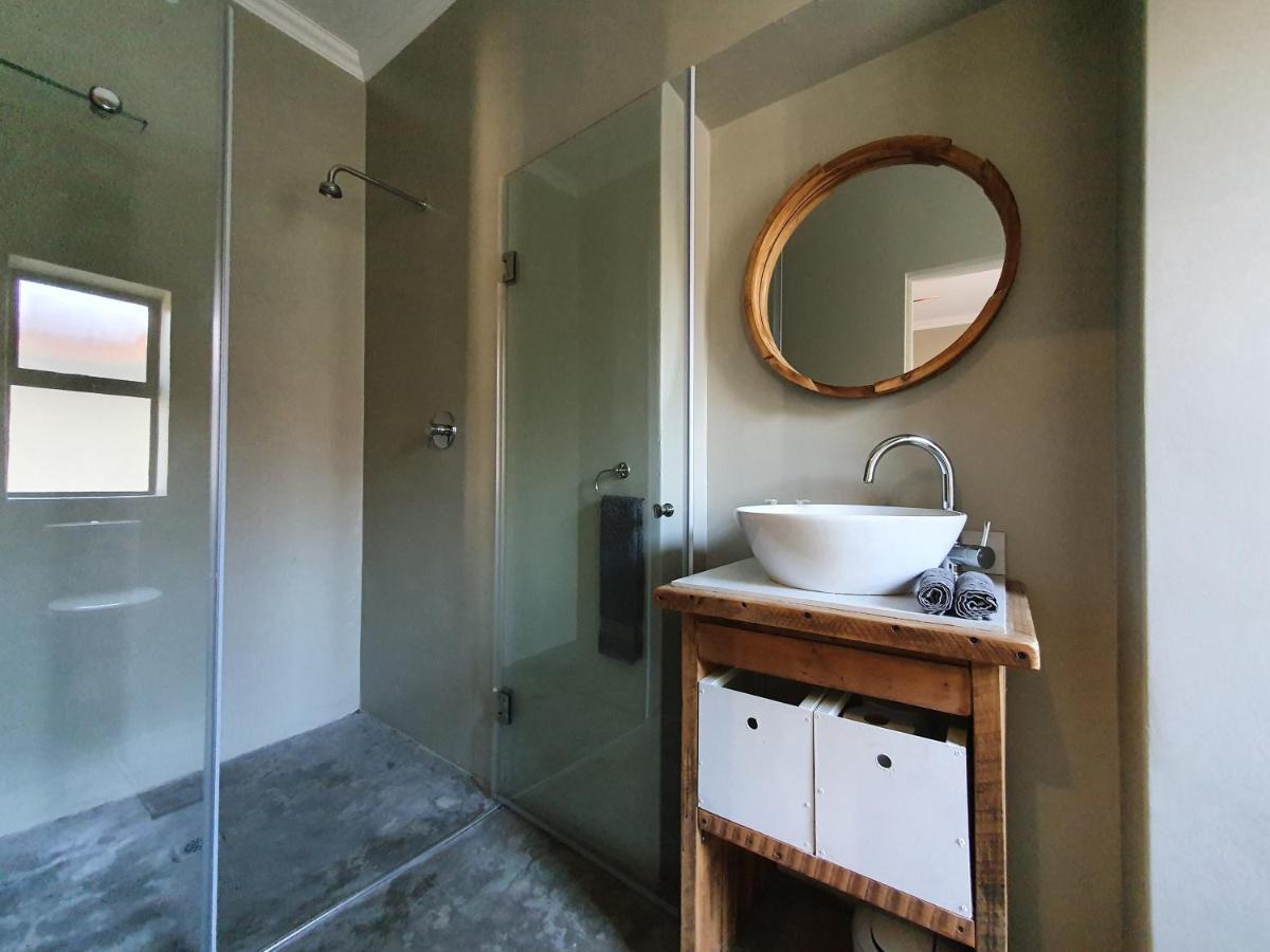 Avo&Oak Guesthouse จอร์จ ภายนอก รูปภาพ