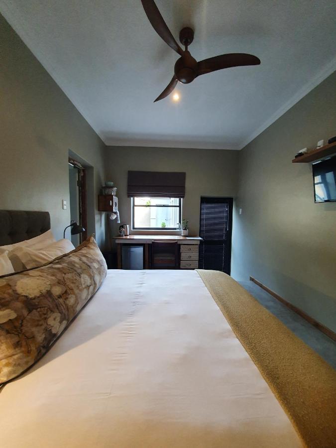 Avo&Oak Guesthouse จอร์จ ภายนอก รูปภาพ